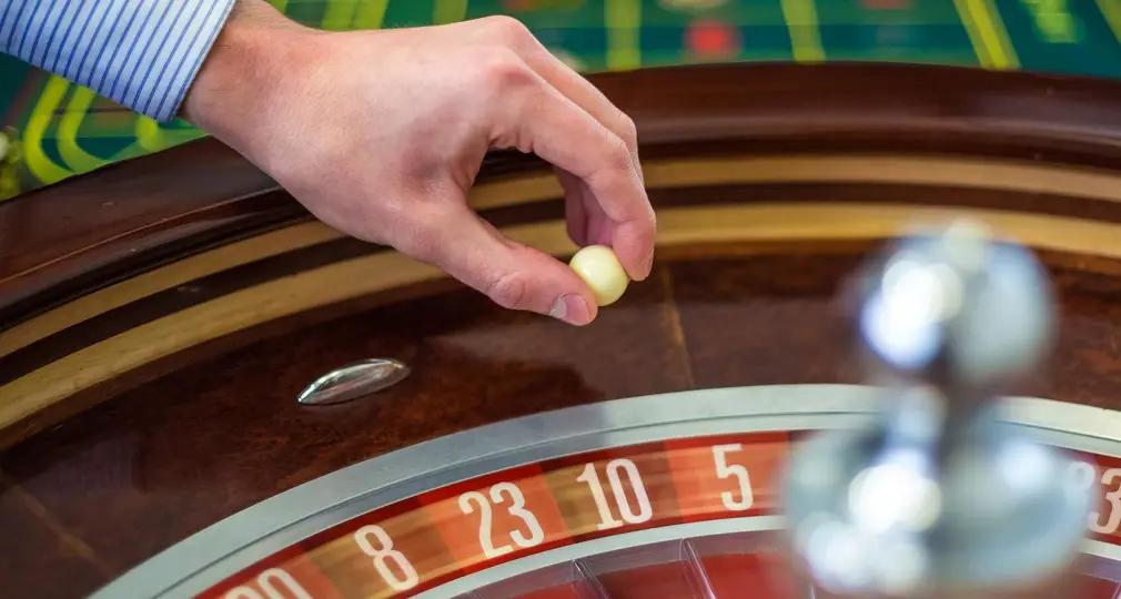 How to Play Roulette: Detailed Information on Odds and Roulette Payouts